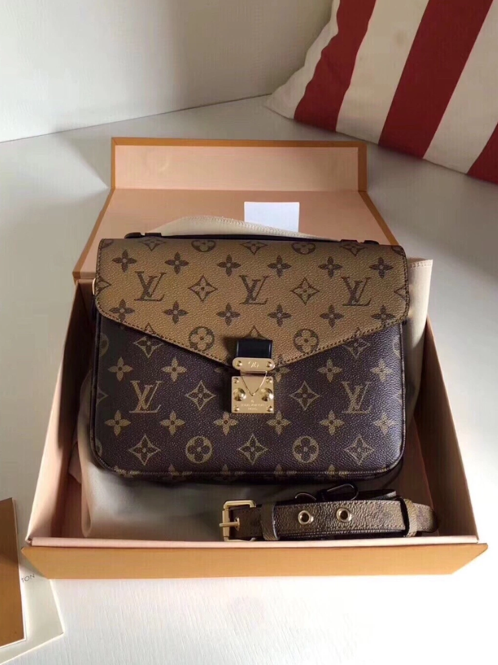 Repladies Vuitton Louis METIS POCHETTE 0714
